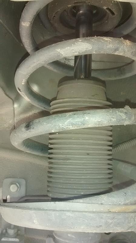 Shield loose on struts-hhr-strut2.jpg