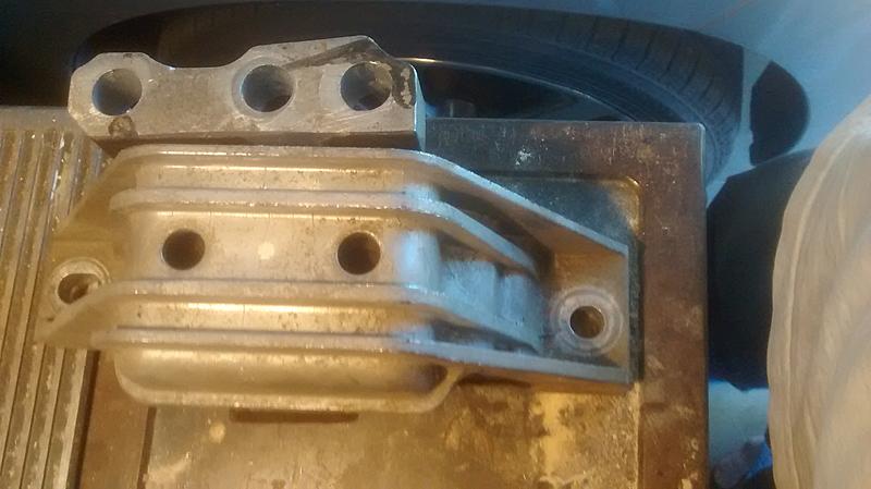 2.2 or 2.4 Best? I'm still searching for "MY" 2.4-stock-engine-mount.jpg