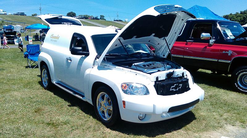 Chevy HHR's in a recent Car Show-imag1915.jpg
