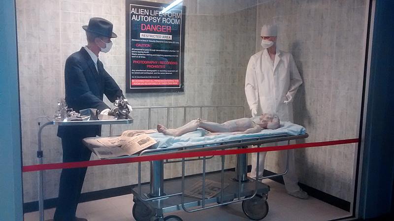 Here's the scoop on posting multiple pictures in a post!-alien-autopsy.jpg