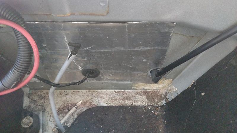 ABS &amp; TC light on and off-hhr-battery-area-001.jpg