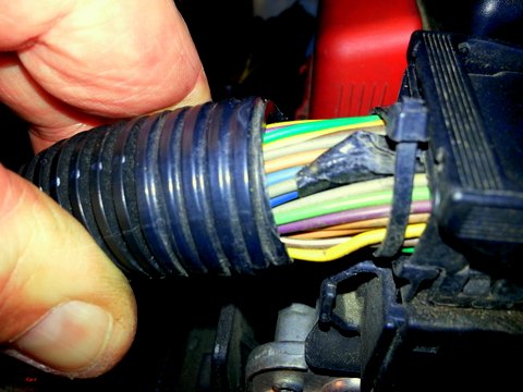 Name:  small 45kb picture of wiring harness with tape20130811_200712 (1).jpg
Views: 1962
Size:  45.0 KB